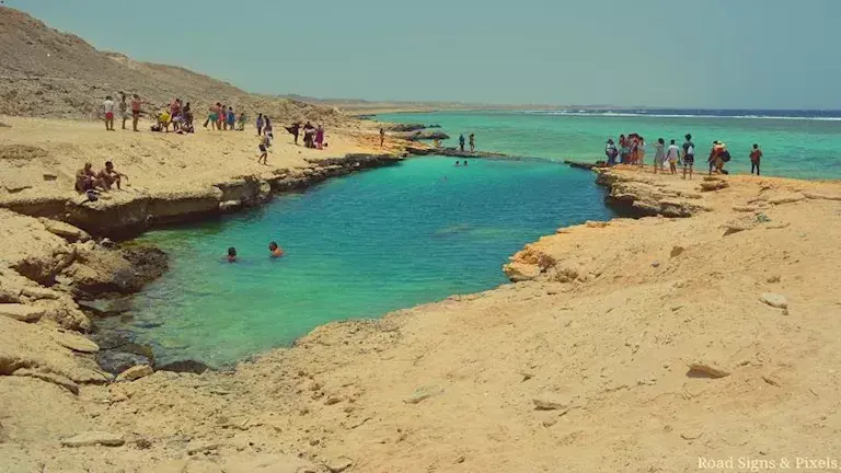 Jezioro meteorytowe – Niebiańska Dziura, która stała się rajem na Ziemi w Marsa Alam
